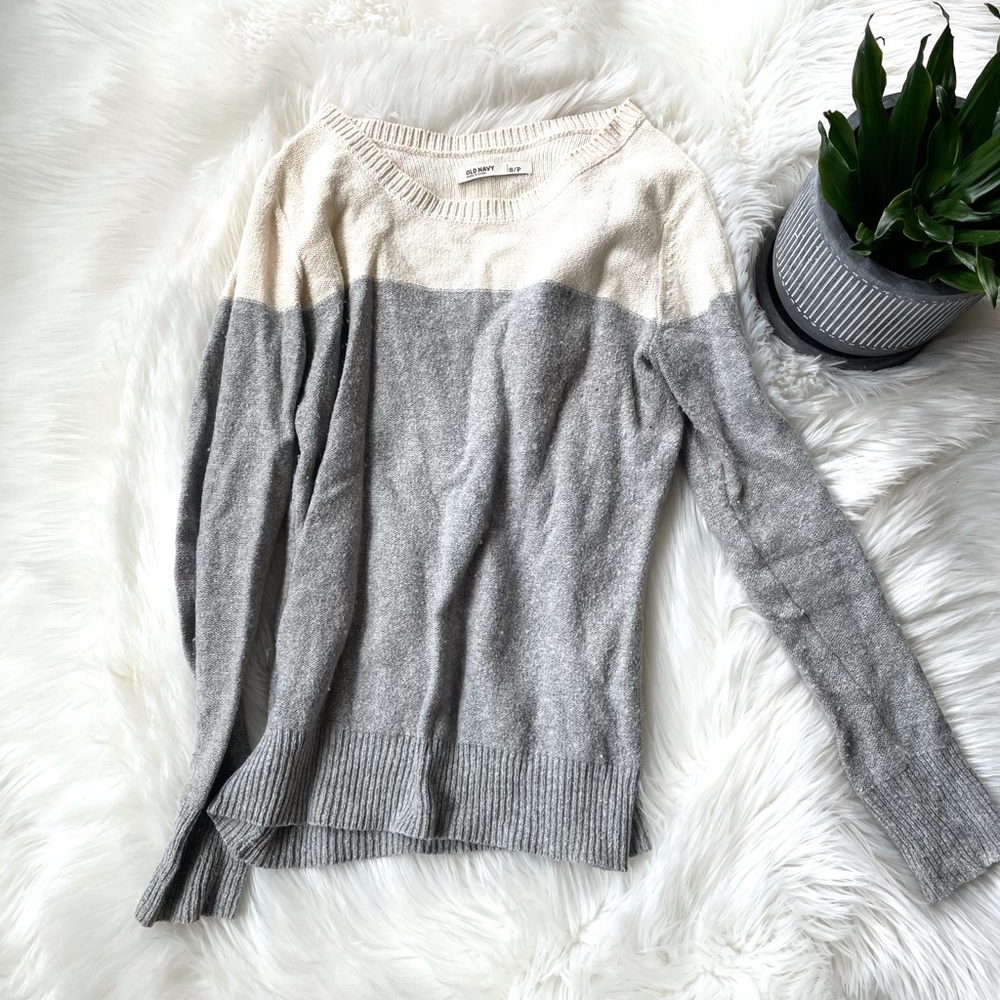 Old Navy Multi Colored Gray And White Swea…